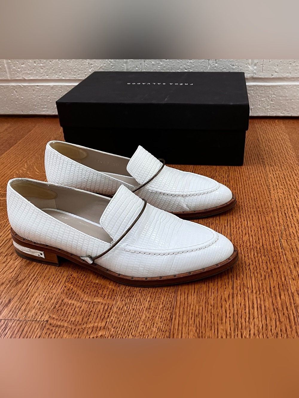 Freda Salvador White reptile-embossed loafers, 6 - Picture 7 of 12